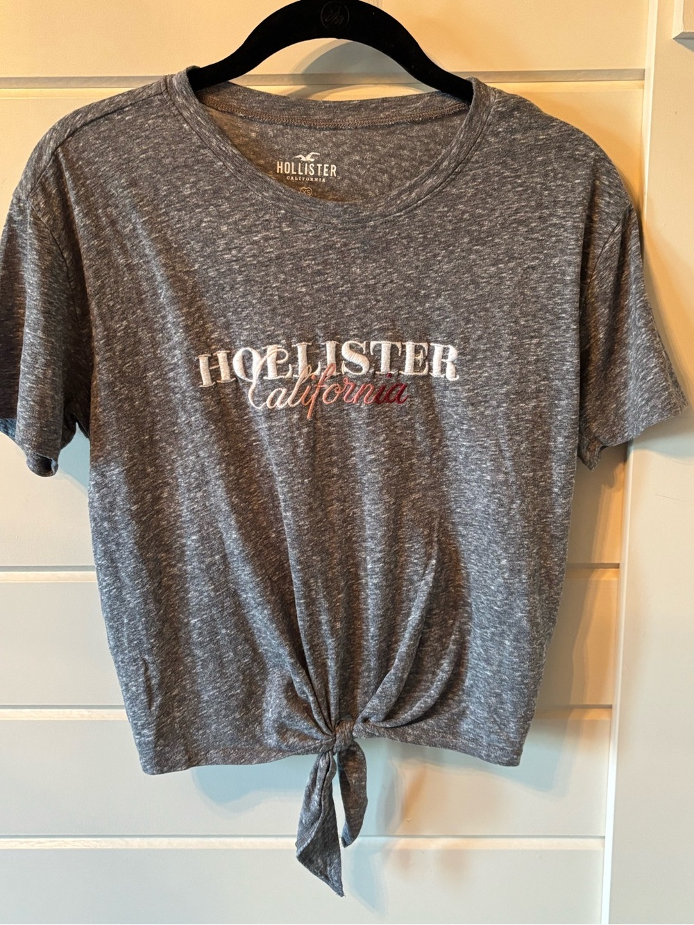 Girls XS Hollister Gray & Pink Tie-Front Logo Tee